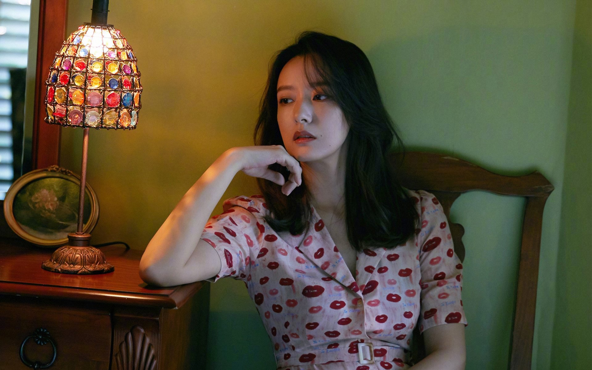 替补中场传球选择是否更激进以寻求比赛突破口,替补球员进场怎么处罚